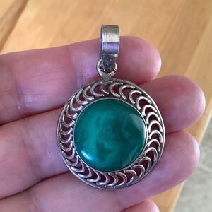 STERLING SILVER 925 GREEN TURQUOISE ROUND PENDANT​​